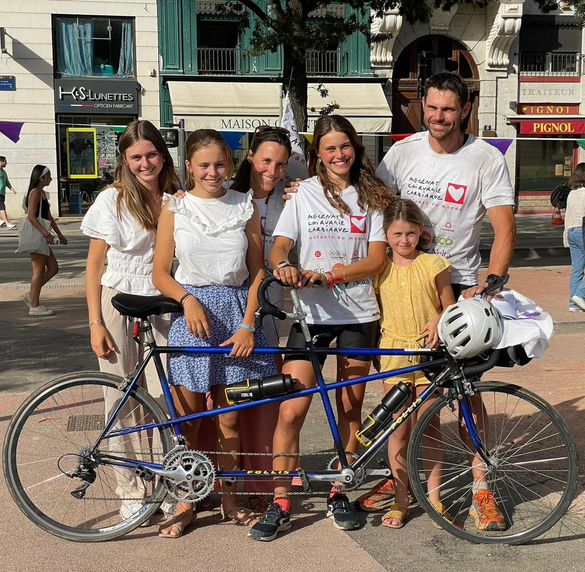 la famille au complet