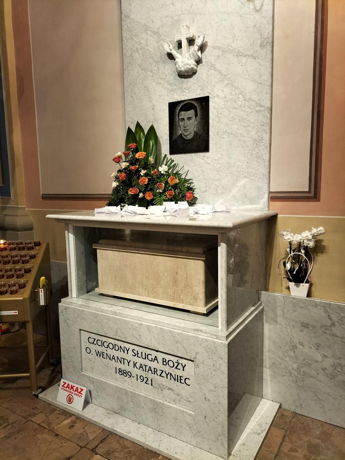 Grób sługi Bożego Wenantego Katarzyńca