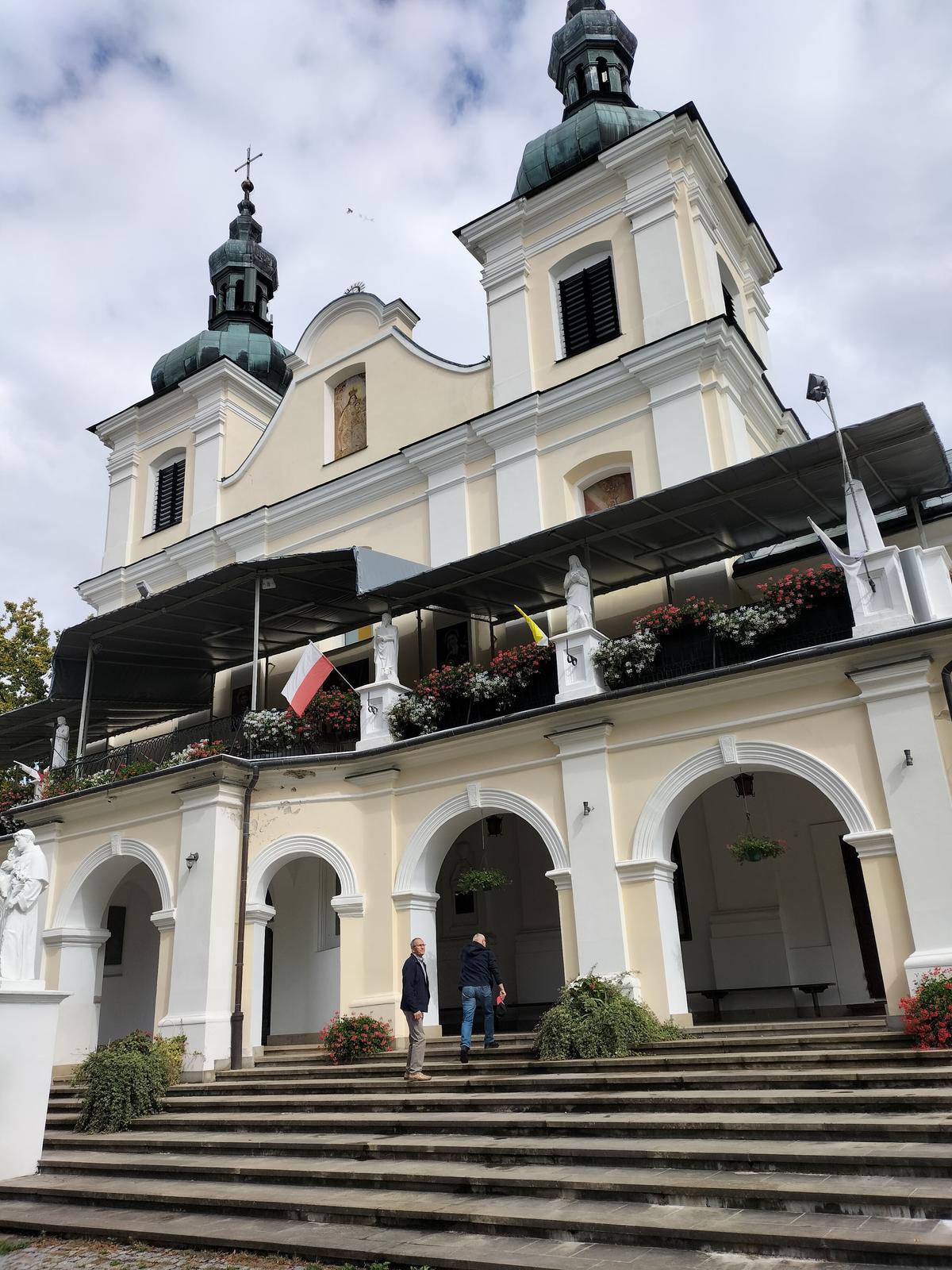 Bazylika Znalezienia Krzyża Świętego w Kalwarii Pacławskiej, gdzie znajduje się grób sługi Bożego Wenantego Katarzyńca