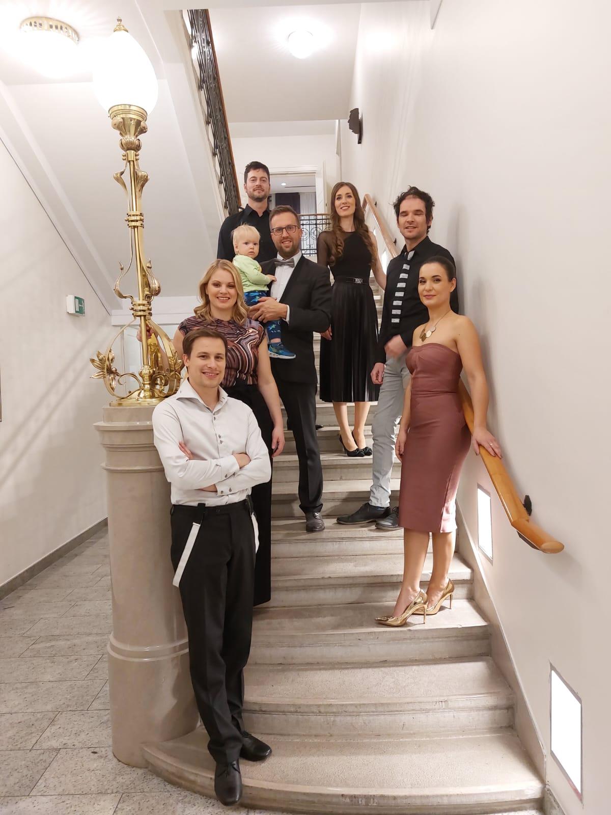 Valentina in Luka Černe, zasedba Kreativo