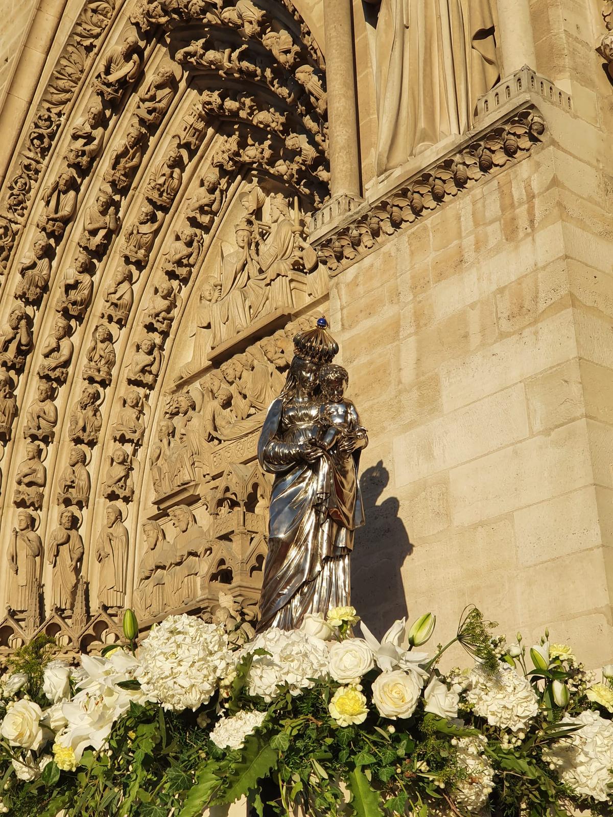 vierge-charles-x-notre-dame-MR-Aleteia