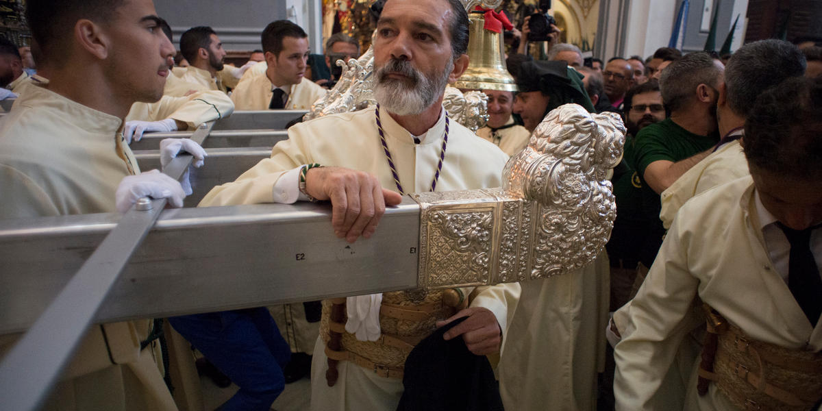 {"rendered":"antonio-banderas-joined-the-palm-sunday-procession-in-malaga-1487"}