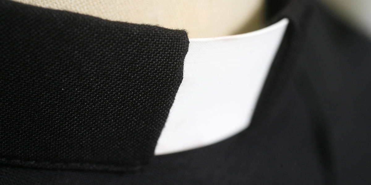 PRIEST COLLAR