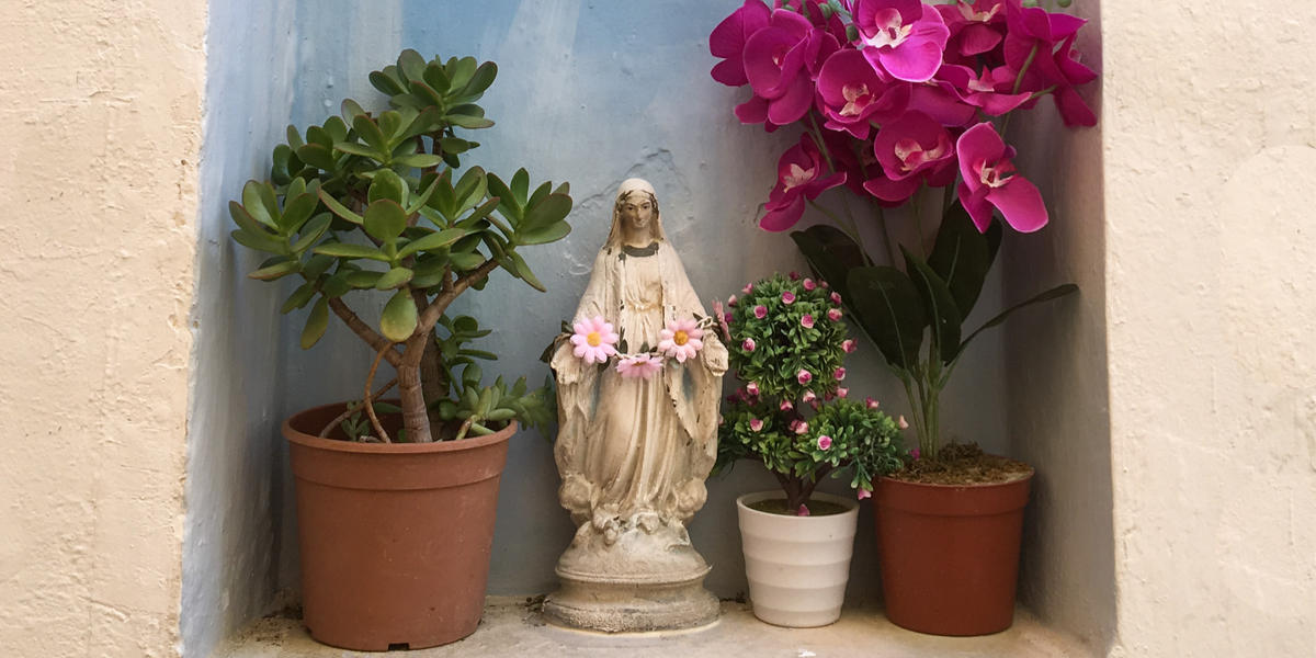 VIERGE MARIE A LA FENETRE