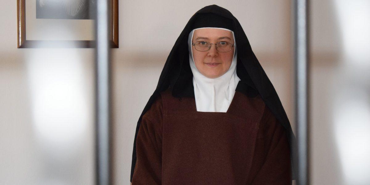 TEREZIJA BENEDIKTA MARIJE POMAGAJ KARMELIČANKA MIRNA PEČ
