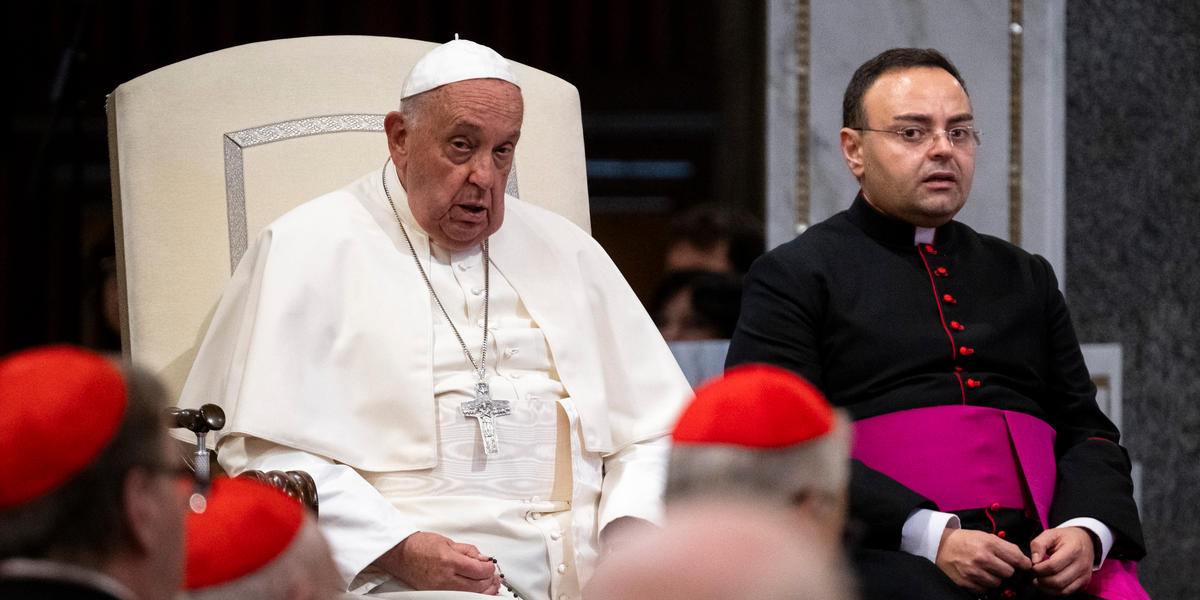 El Papa Pide por la paz en Santa Maria la Mayor