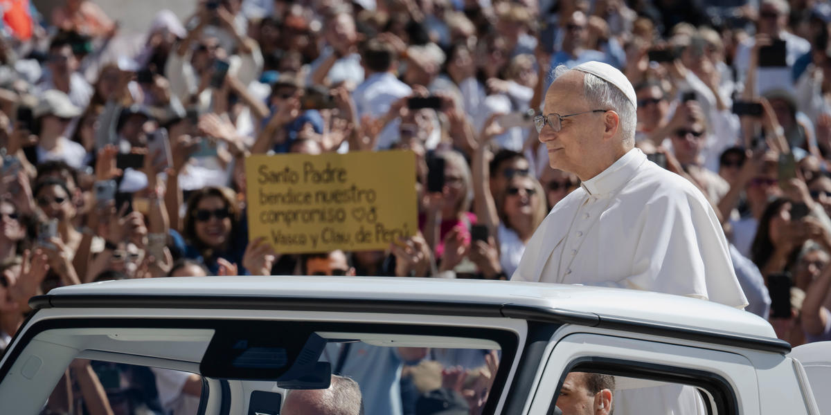 El Papa León XIV en su segunda audiencia general: “Antes de ser creyentes, estamos llamados a ser hombres”