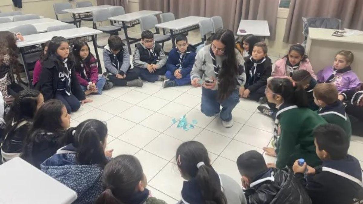 La paroisse du père Khoury propose des activités pour les enfants et les jeunes, afin de les former et de leur apporter l'espérance.