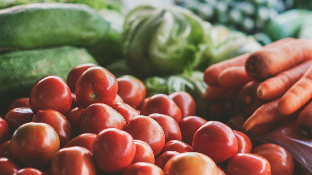 web_warzywa_marchew_pomidor_unsplash_cc0