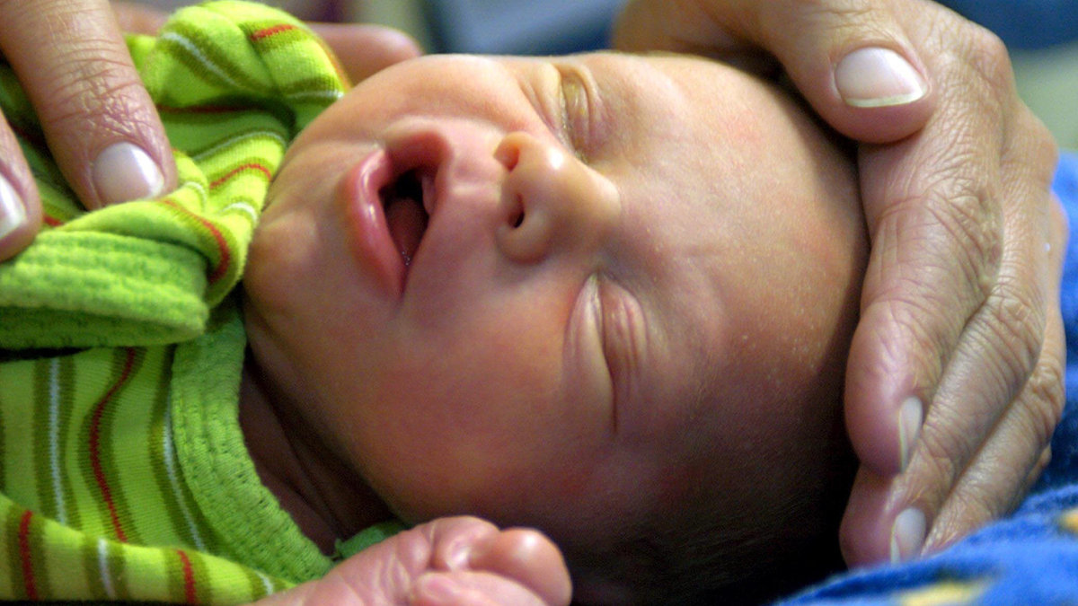 web-abandoned-baby-care-043_dpa_7401058-federico-gambarini-dpa-afp
