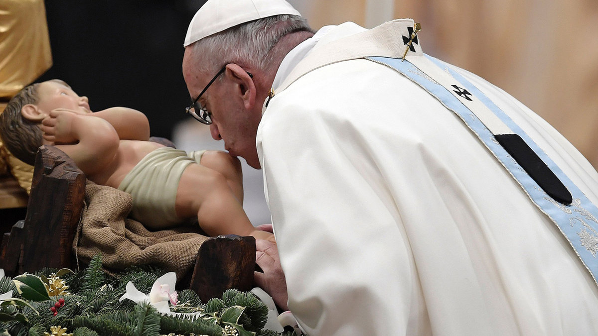 web-papiez-dzieciatko-jezus-franciszek-afp-east-news