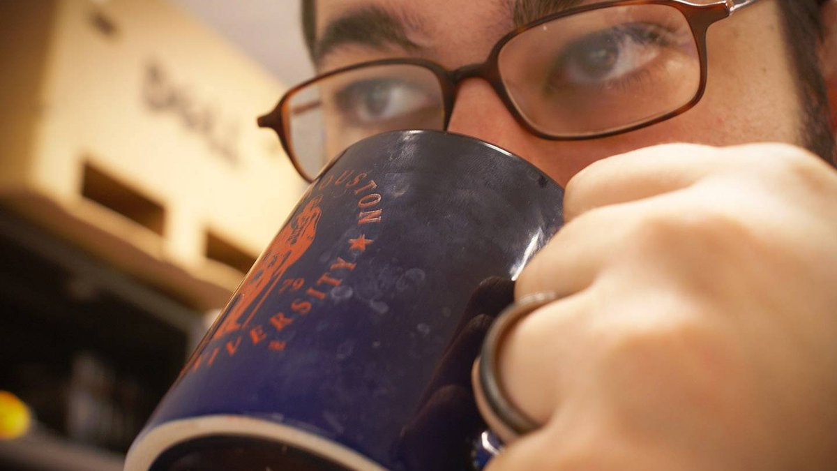 web-work-office-coffe-man-pause-j-b-hill-cc