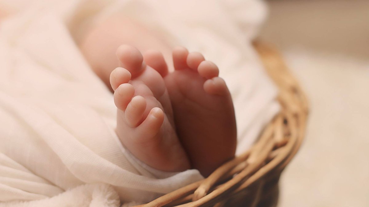 newborn-1399155_1920