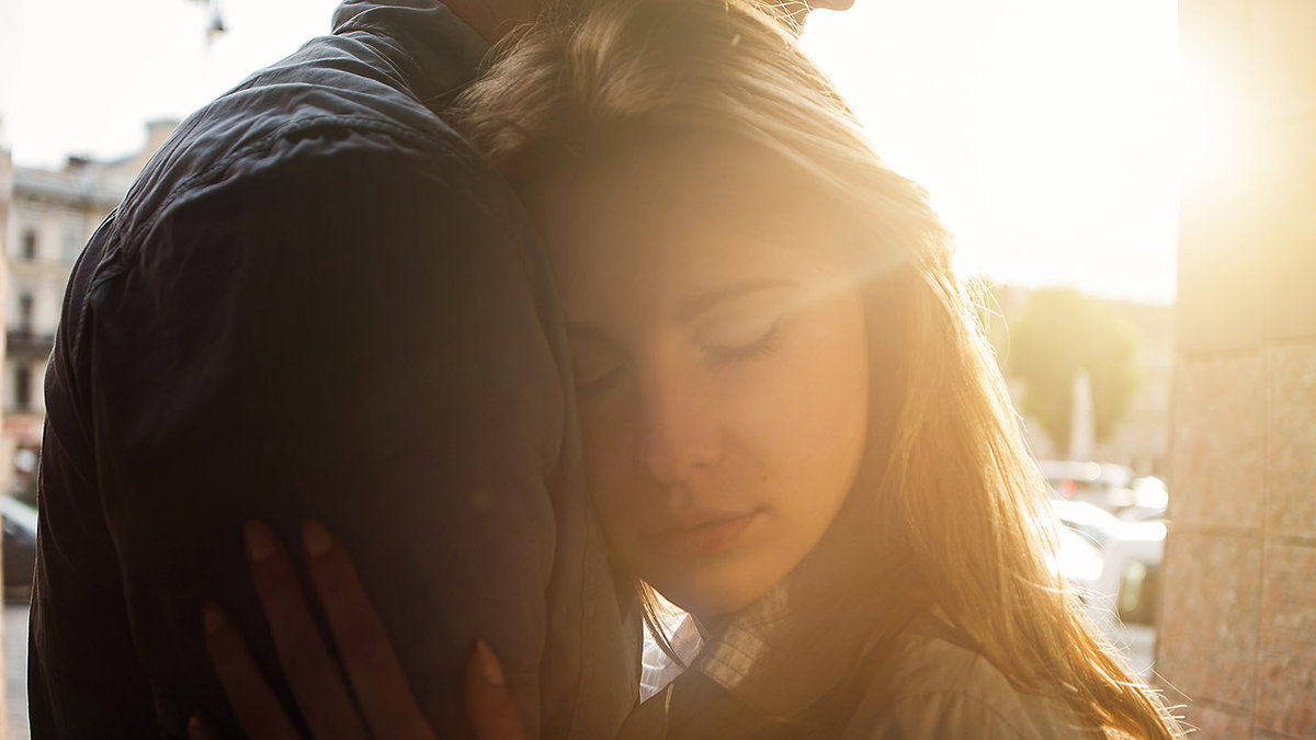 web-forgiveness-couple-shutterstock_277561844-shutterstock-zhuk-roman-ai