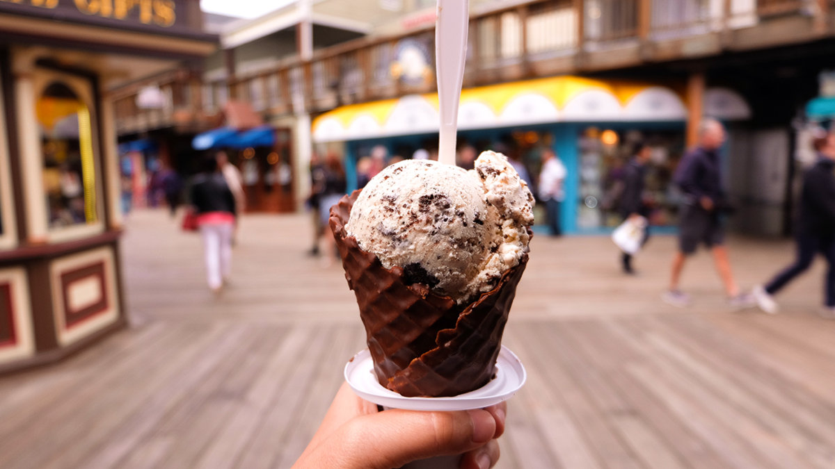 web-ice-cream-boardwalk-hand-ztatangkwa-shutterstock_434405629