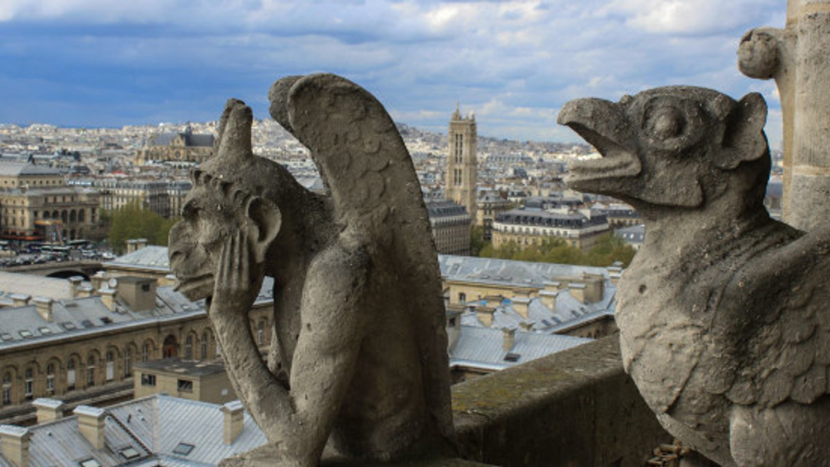 web-gargoyle-notre-dame-paris-france-andy-hay-cc