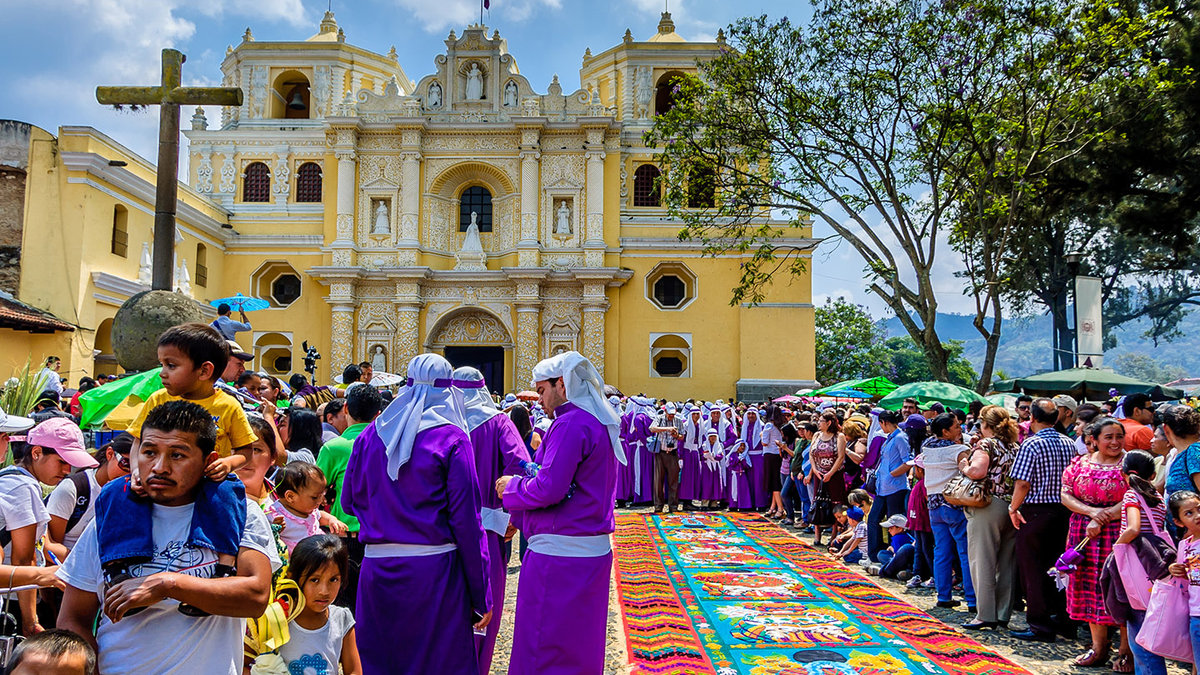 WEB-GUATEMALA-EASTER-FLOWERS-shutterstock_253489663-loca4motion-AI