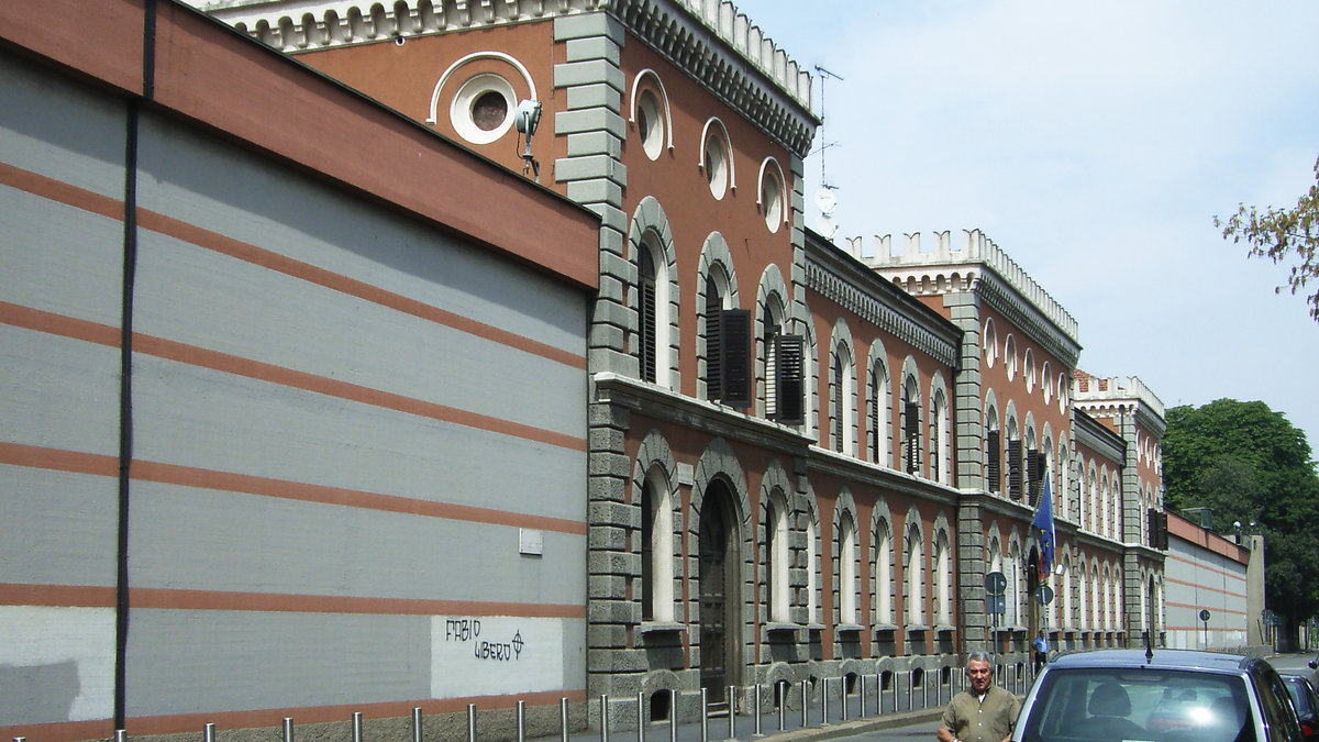 web italy milan prison outside ©Caterina Policaro CC