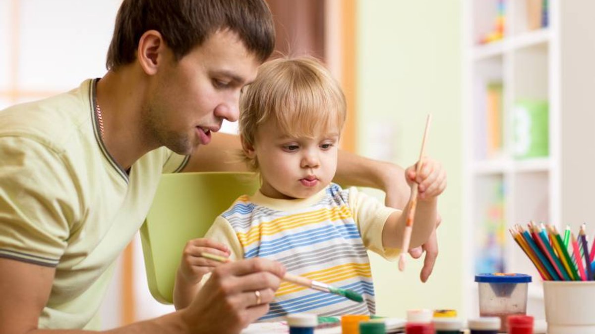 web-parents-education-father-child-shutterstock_342157274-oksana-kuzmina-ai