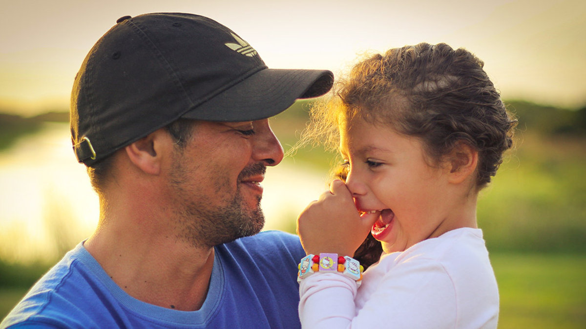 WEB3-FATHER-DAUGHTER-SUNSET-Damián Bakarcic-cc