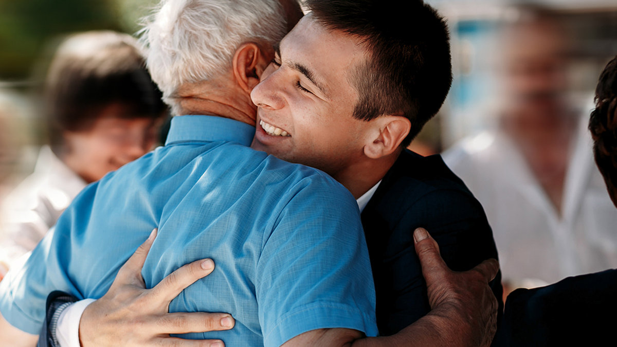 WEB3-FATHER-SON-EMBRACE-HUG-LOVE-IVASHstudio-Shutterstock_373550770