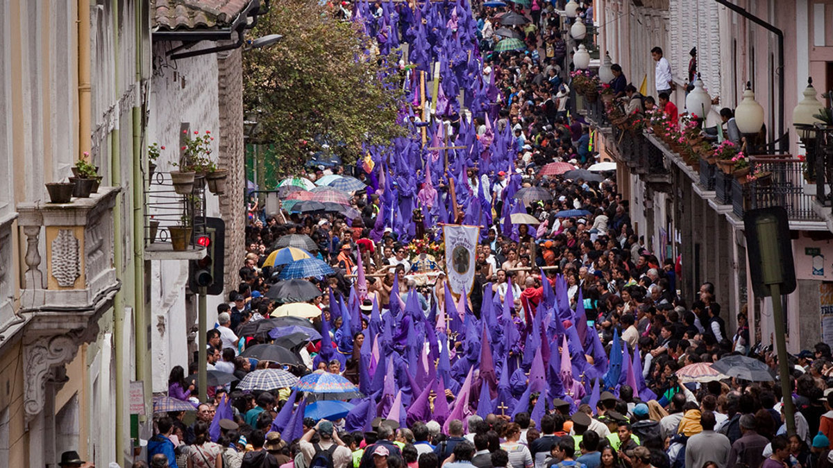 WEB3-QUITO-ECUADOR-EASTER-TOURISM-shutterstock_314398151-Fotos593-AI