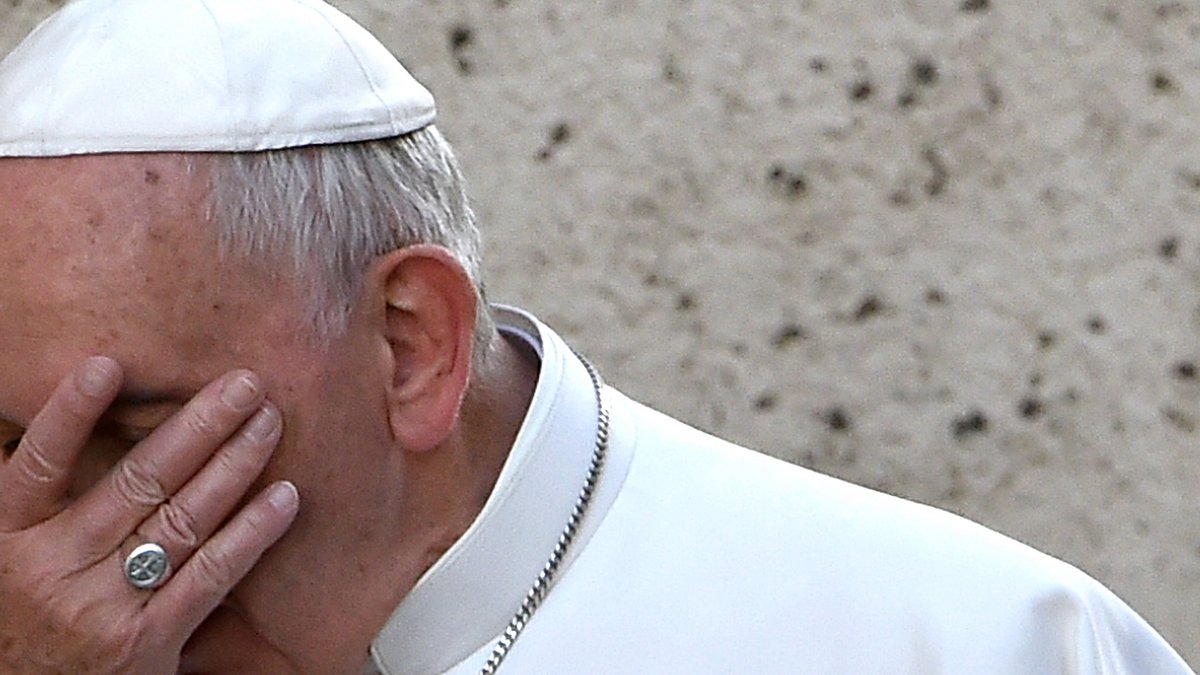 HERO POPE FRANCIS SERIOUS ROME ALBERTO PIZZOLI : AFP AI