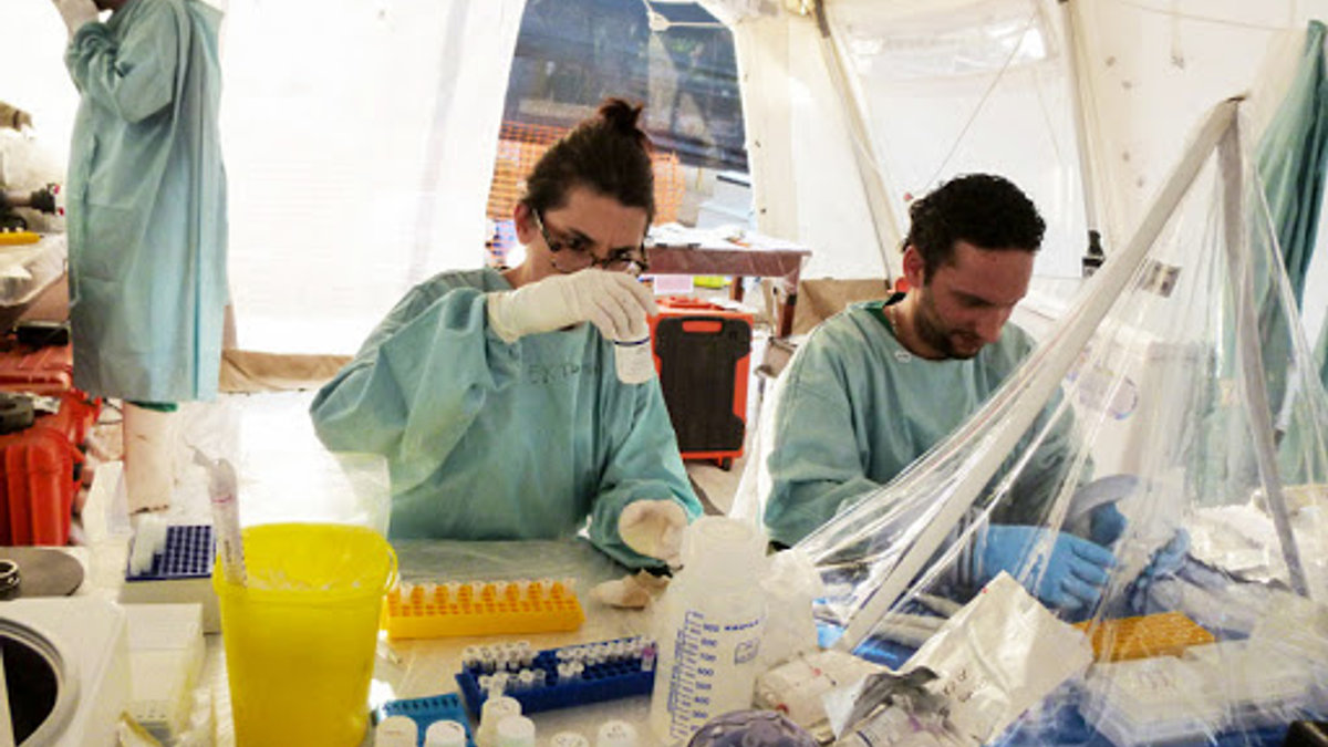 Ebola Virus in West Africa 01 – fr