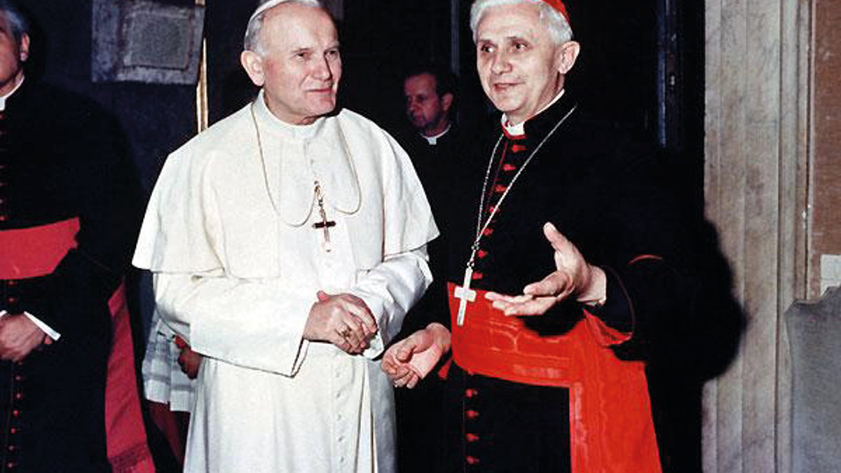 PAPA_RATZINGER_001_