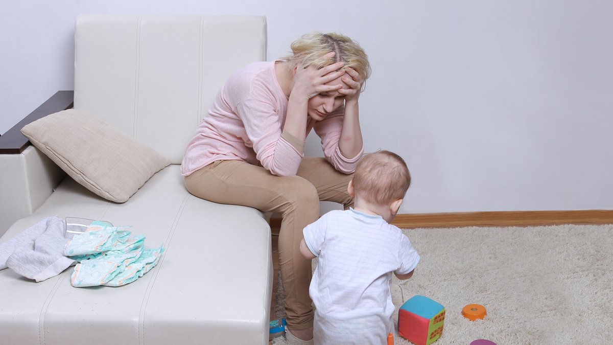 POLL-POSTPARTUM-DEPRESSION-Tatyana Dzemileva-SHUTTERSTOCK