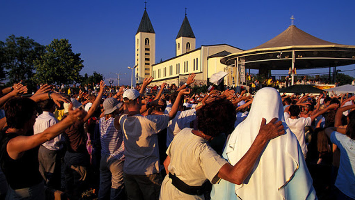 Pilgrims in Medjugorje, Bosnia-Herzegovina – fr
