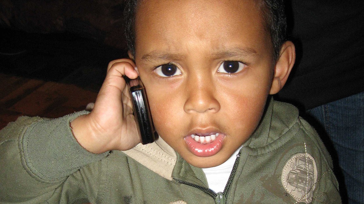web-boy-talking-on-phone-summerdreams05-cc