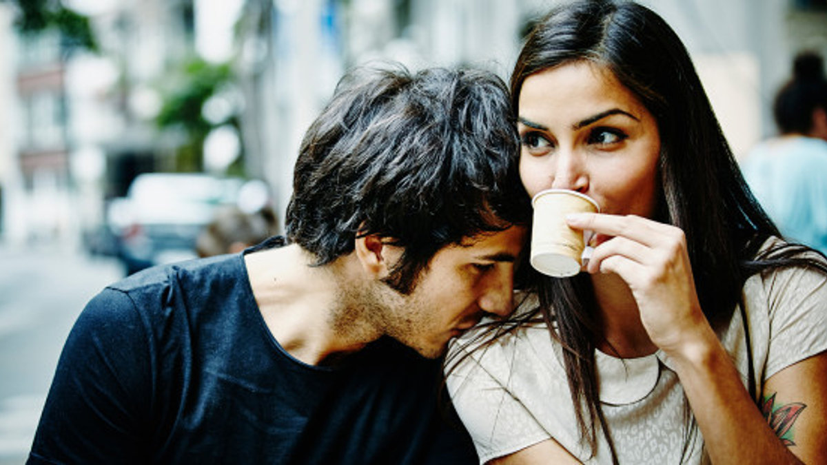 web-couple-love-kiss-caress-coffee-gettyimages-558118851-thomas-barwick-ai