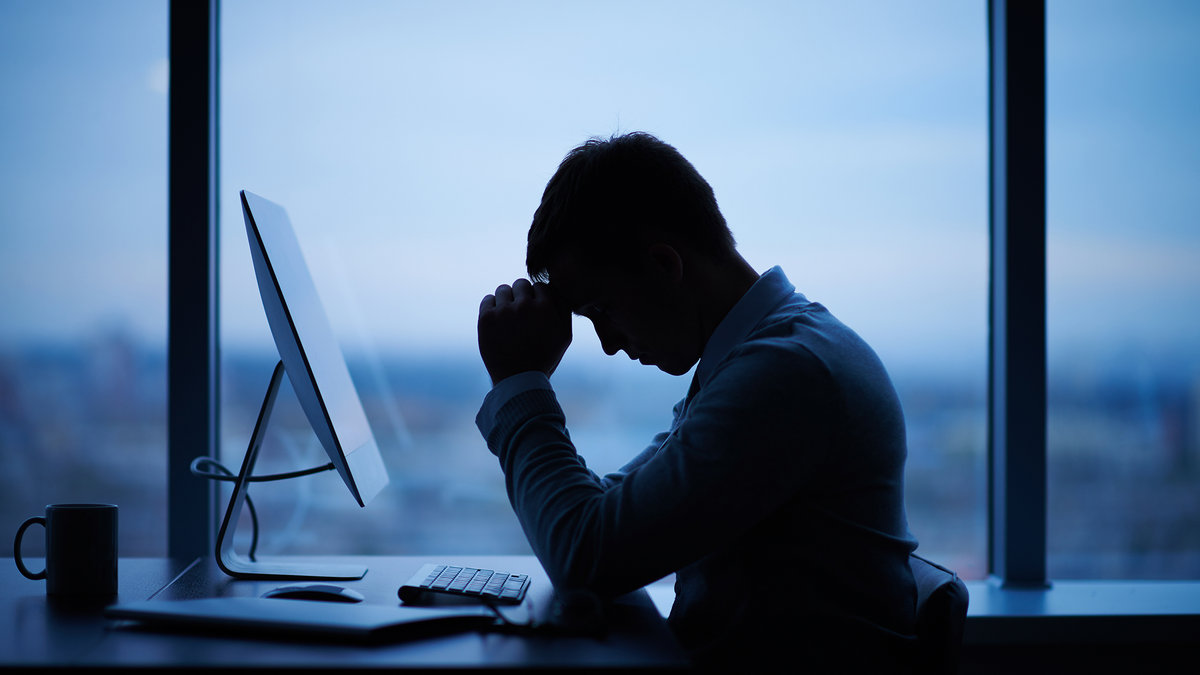 WEB-MAN-COMPUTER-PRAYER-BLUE-Pressmaster-Shutterstock_228478192