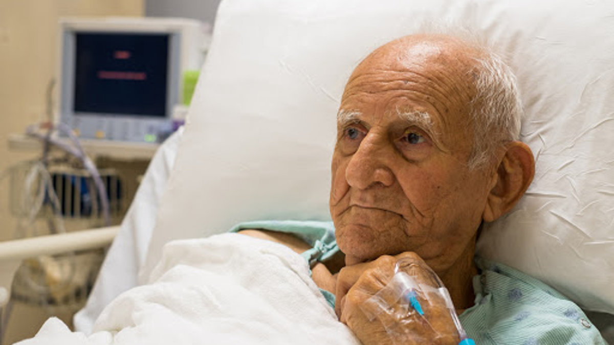 Anciano en el hospital – fr