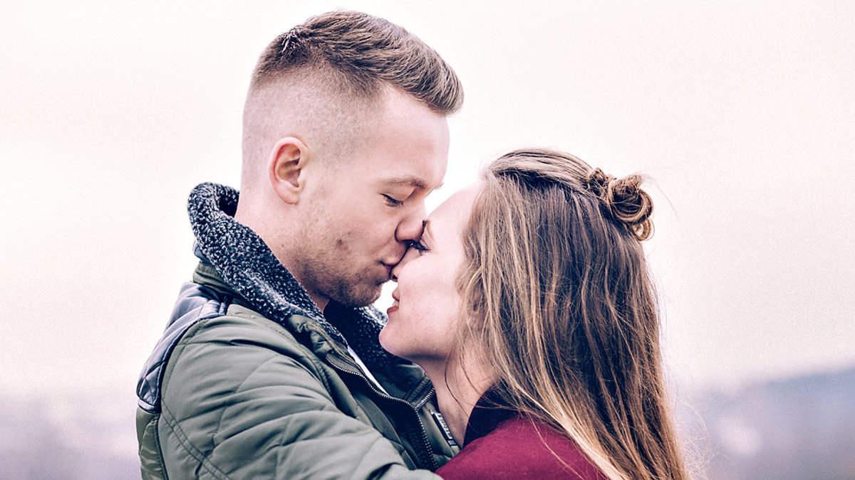 WEB3 COUPLE KISSING NOSE BOYFRIEND GIRLFRIEND HUSBAND WIFE CC