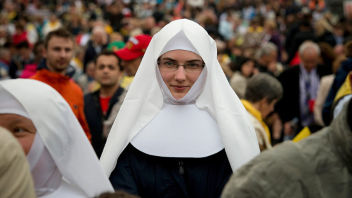 SUORA ABITO MODESTIA
