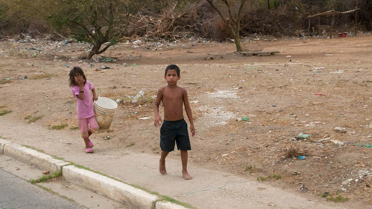 WEB3-VENEZUELA-CHILDREN-STREET-POVERTY-Wilfredorrh-CC