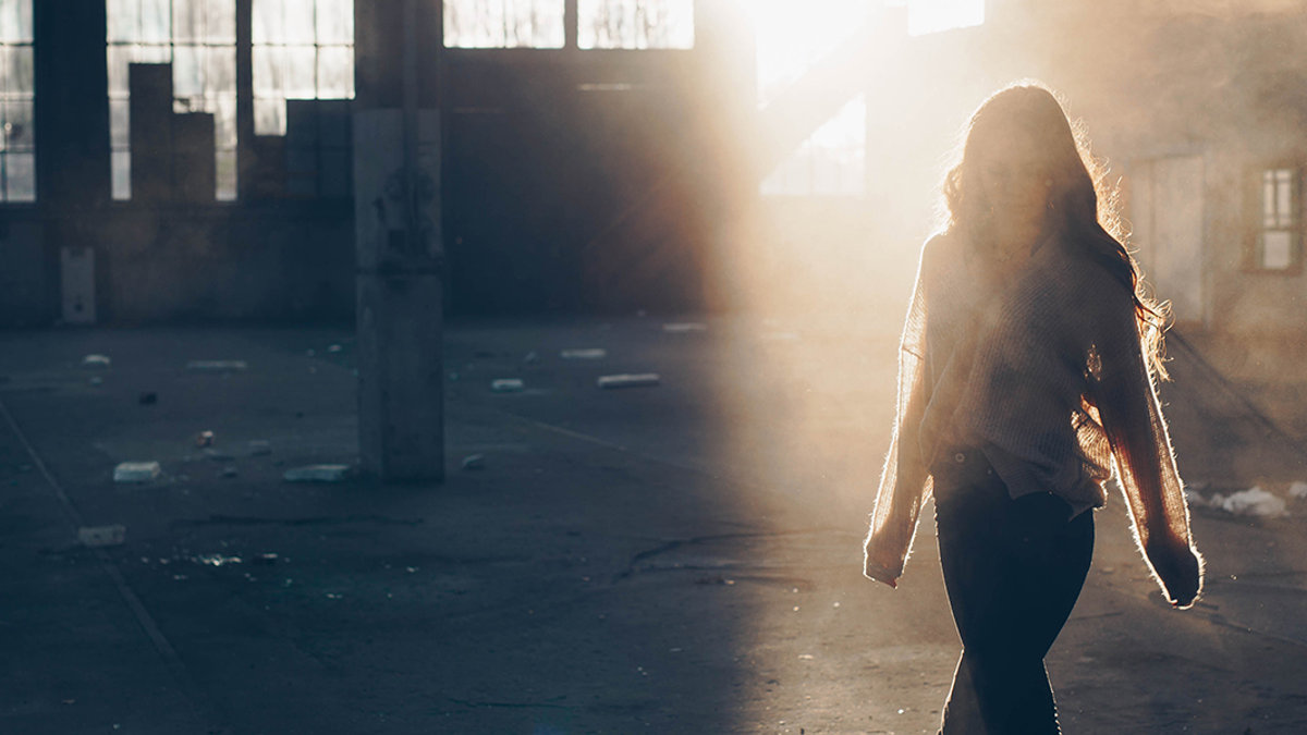 web3-woman-light-darkness-hope-unsplash-cc0