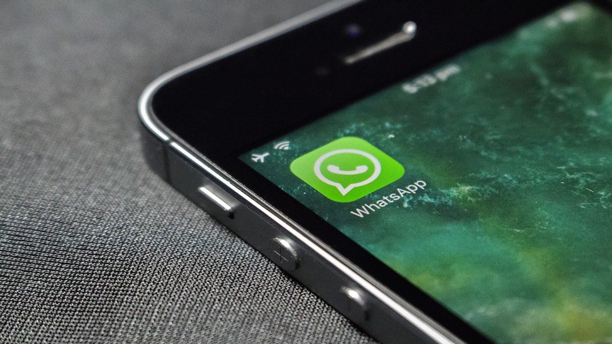 whatsapp smartphone