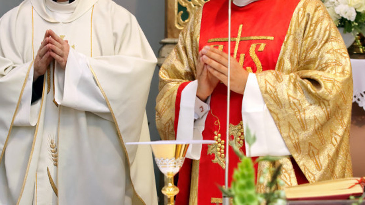 sacerdotes