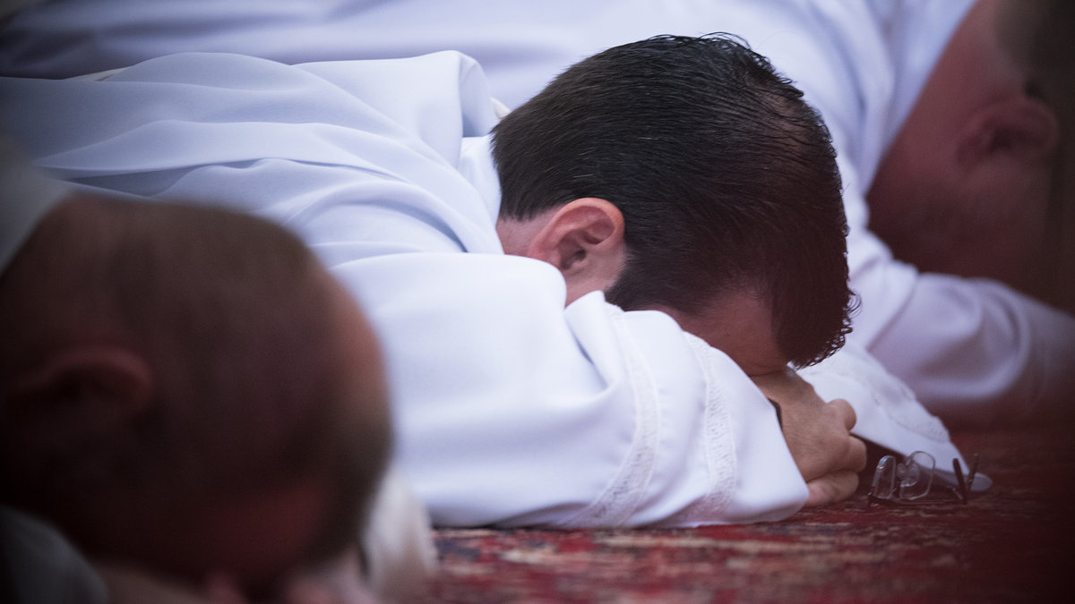 WEB2-ORDINATION-FATHER-MICHAEL-GENTILE-PROSTRATION-Jeffrey-Bruno-Aleteia