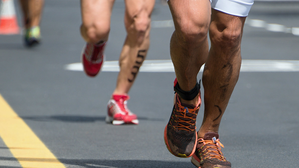 WEB2-RUNNING-RACE-TRIATHLON-IRONMAN-LEGS-shutterstock_466486940-Shutterstock