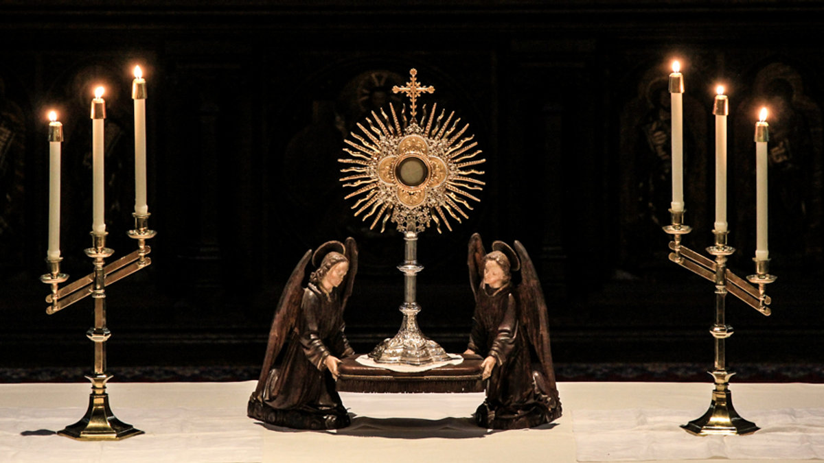 WEB3 HOLY HOST ADORATION MONSTRANCE Lawrence OP CC 14150579226_970d3f402f_k