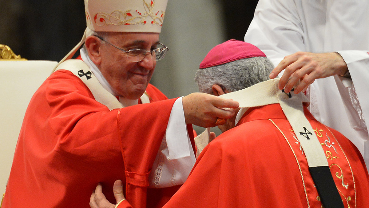 web3-pallium-pope-cardinal-metropoly-vincenzo-pinto-afp