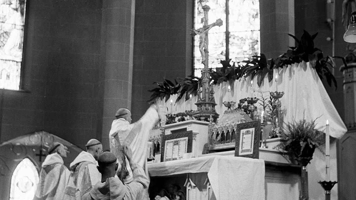 web3-photo-of-the-day-thomas-merton-first-mass-ap_523601376629-hr-littell-ap-archives