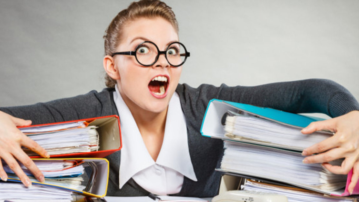 FEMME AU TRAVAIL