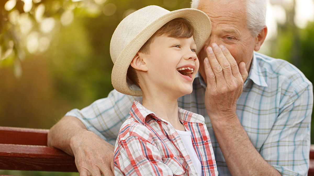 WEB3-GRANDPARENTS-CHILDHOOD-BOY-GRANDFATHER-shutterstock_670139788-Nestor-Rizhnia-AI