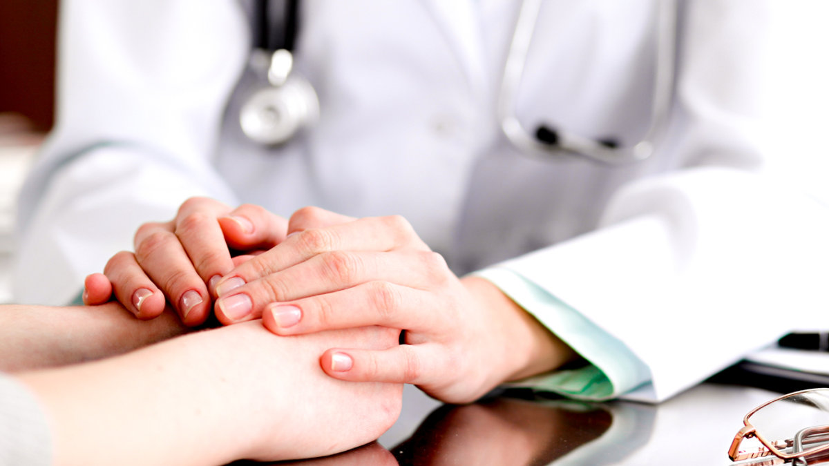 WEB3 OPIOID ADDICTS RESPECT NOT BLAME DOCTOR Andrei R via shutterstock_428578828