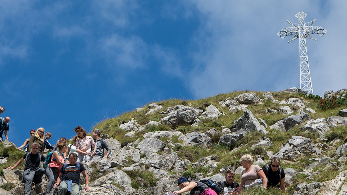 Z Wezuwiusza przez Piekiełko aż po Tatry. Jak krzyż stanął na Giewoncie?